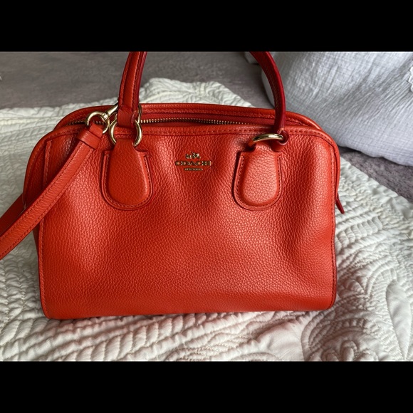 Vibrant grapefruit orange coach crossbody handbag - Picture 3 of 14
